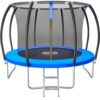 Rundes Gartentrampolin mit 305 cm Durchmesser, ausgestattet mit Sicherheitsnetz, Leiter und Randabdeckung, TÜV Rheinland GS zertifiziert.