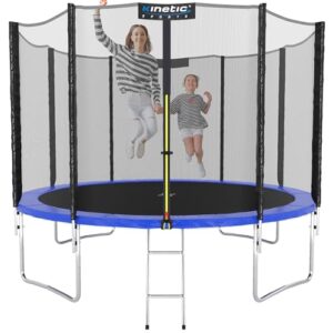 Rundes KINETIC SPORTS Trampolin Outdoor Salto mit Sicherheitsnetz, ausgestattet mit Leiter, im Einsatz mit zwei fröhlichen Kindern beim Springen.
