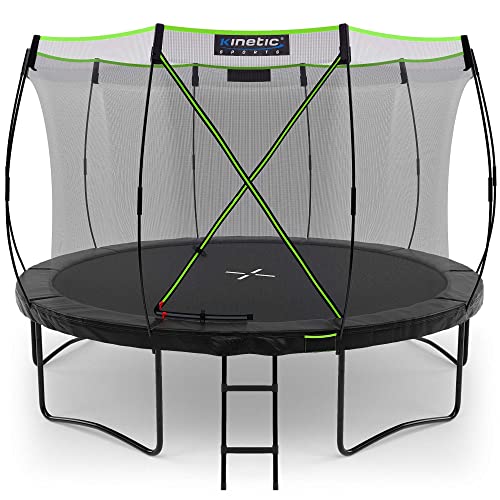 KINETIC SPORTS Premium Outdoor Trampolin 'Ultimate Pro' in Kürbis-Design mit Sicherheitsnetz, Leiter und innovativer Sprungtechnologie, ideal für Kinder und Erwachsene.