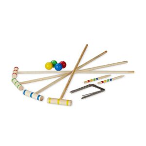 Komplettset für Krocket Spiel mit Holzschlägern, bunten Bällen und Metallelementen für 4 Spieler im Freien.