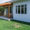 Komplettset Krocketspiel für 8 Spieler mit bunten Kugeln und Schlägern, ideal für Gartenpartys und Familienevents