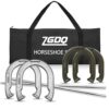 Sport Hufeisen Set mit 4 stabilen Hufeisen und 2 Stahlpfählen in einer praktischen Tragetasche, ideal für Outdoor Spiele und Wettbewerbe im Garten oder am Strand.