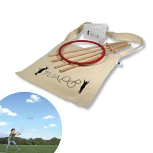Tualoop Ringwurfspiel Set für 2 Spieler mit Tragetasche, Holzstöcken und rotem Reifen im Freien, ideal für Garten, Park und Strand.