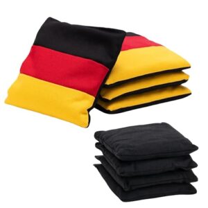 Ein Set von Wicked Wood Games Premium Cornhole Bags im Design der deutschen Flagge, bestehend aus vier gestreiften und drei einfarbigen schwarzen Kissen auf einem weißen Hintergrund.