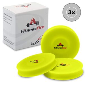 Drei orangefarbene Fitness Fire Frisbees sitzen neben einer weißen Box. Die Box ist mit dem Fitness Fire Logo beschriftet und lautet 'Alternative zur gewöhnlichen Frisbee'. Im oberen rechten Eck des Fotos ist ein 3x3-Gitter und ein zusätzlicher Hinweis, der 'Neongelb' liest.